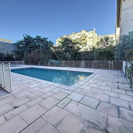 Pon2 - 2 Pieces Avec Piscine Et Terrasse