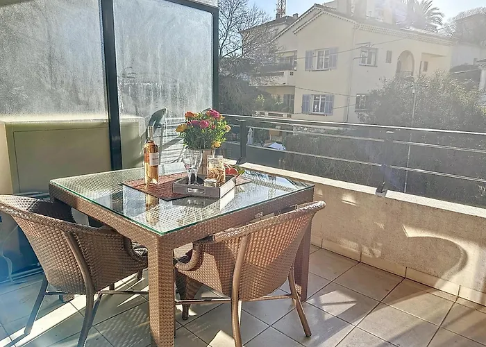 Pon2 - 2 Pieces Avec Piscine Et Terrasse