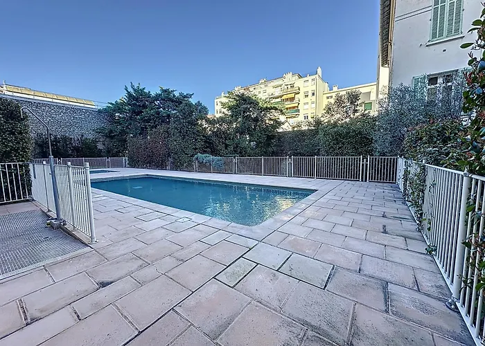 Pon2 - 2 Pieces Avec Piscine Et Terrasse